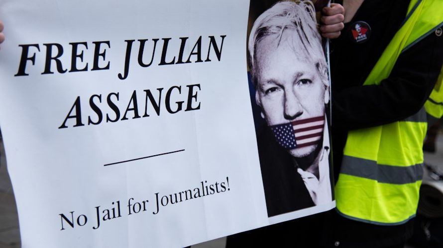 «Free Assange – Now!» – Drittes Benefizkonzert in Berlin